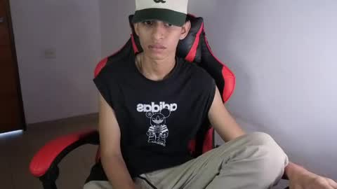 niklaus_wolf online show from April 16, 3:35 pm