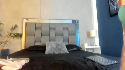 Niko Kael online show from February 24, 3:26 am