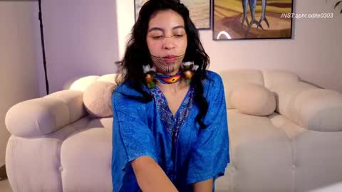 Snapshot of nikol_je chatting on May 3, 12:33 pm Nicole cam online show from May 3, 12:33 pm