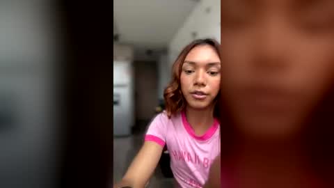 Snapshot of nikol_rang1 chatting on June 27, 5:40 pm Nikol Rang online show from June 27, 5:40 pm