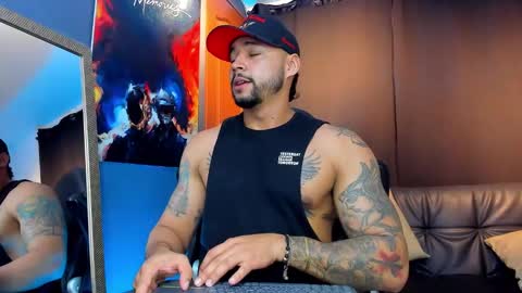 Snapshot of nikolahank1 chatting on December 10, 12:50 am Nikola Hank online show from December 10, 12:50 am