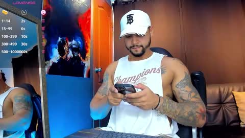 Snapshot of nikolahank1 chatting on December 11, 2:52 am Nikola Hank online show from December 11, 2:52 am