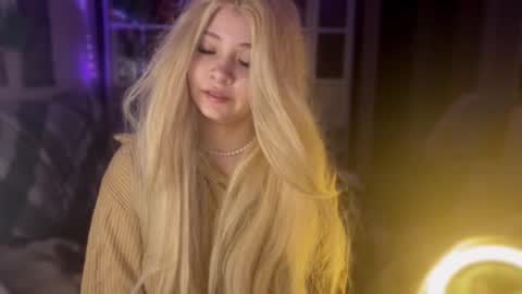 nikoli_naw online show from February 21, 9:27 pm