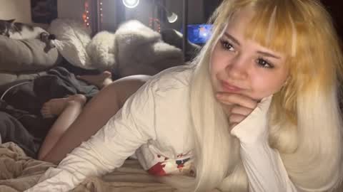 nikoli_naw online show from April 2, 8:28 pm