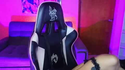 nikolwalter online show from March 31, 6:47 am