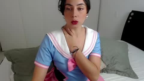 Snapshot of niky_blue chatting on April 18, 1:53 am niky_blue online show from April 18, 1:53 am