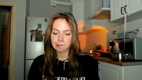 Veronica online show from February 6, 9:06 pm