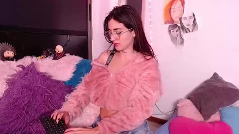 Snapshot of nikyastark chatting on December 15, 2:27 pm Niky A Stark online show from December 15, 2:27 pm