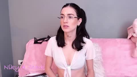 Snapshot of nikyastark chatting on February 27, 9:22 am Niky A Stark online show from February 27, 9:22 am