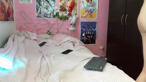 Nikylaine online show from December 28, 3:15 pm