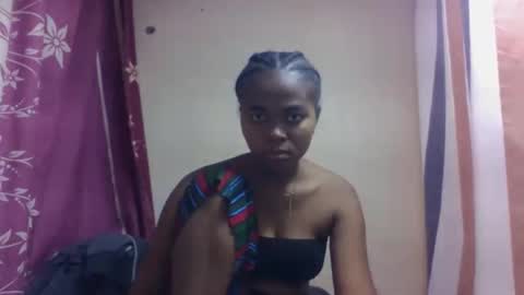 nilah online show from September 25, 7:45 am