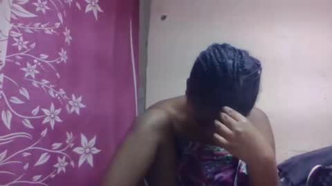 nilah online show from October 15, 8:47 am