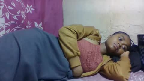 nilah online show from October 25, 2:52 am