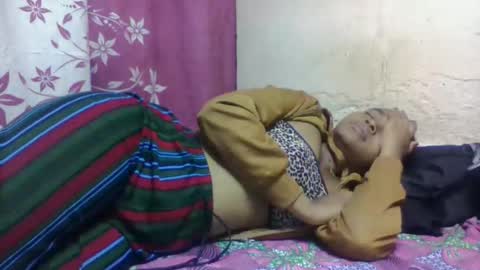 Snapshot of nilahmarie chatting on October 31, 7:04 pm nilah online show from October 31, 7:04 pm