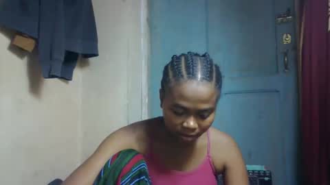 nilah online show from April 18, 7:07 pm