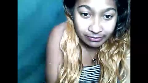 Snapshot of nilaina330940 chatting on May 25, 4:57 pm nilaina330940 online show from May 25, 4:57 pm