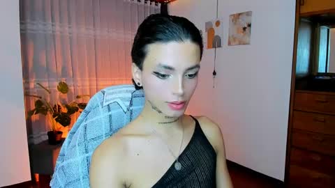 Snapshot of nilam217 chatting on June 3, 11:32 pm Nilam online show from June 3, 11:32 pm