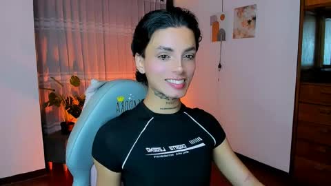 Snapshot of nilam217 chatting on June 6, 2:27 am Nilam online show from June 6, 2:27 am
