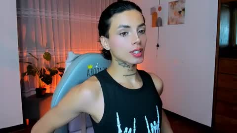 Snapshot of nilam217 chatting on June 10, 12:22 am Nilam online show from June 10, 12:22 am
