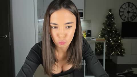 Bella online show from December 1, 7:08 pm