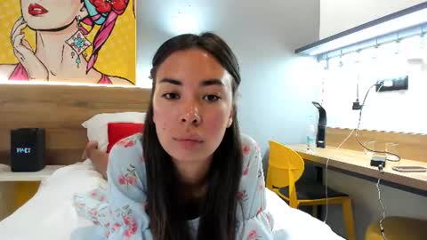 Snapshot of nilliluv chatting on July 27, 10:44 am Bella online show from July 27, 10:44 am