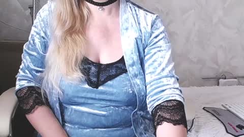 Snapshot of nimfalove chatting on December 7, 10:23 am Nimfalove online show from December 7, 10:23 am