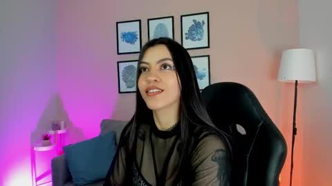 Snapshot of nina__dixon chatting on November 28, 9:28 pm Nina online show from November 28, 9:28 pm