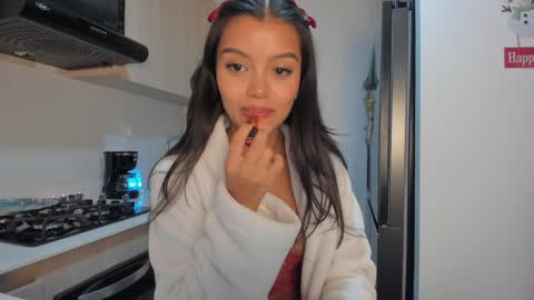 NINA online show from December 19, 7:51 pm