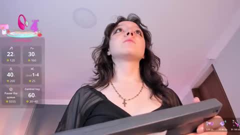 Snapshot of nina_ford_ chatting on November 17, 3:01 am nina_ford_ online show from November 17, 3:01 am