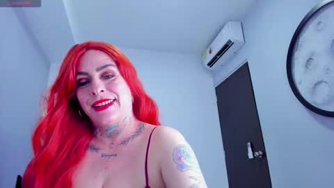 nina_foxx02 online show from November 26, 8:21 pm