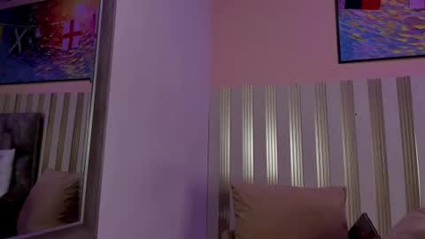 Snapshot of nina_glow_ chatting on June 21, 11:02 am nina_glow_ online show from June 21, 11:02 am