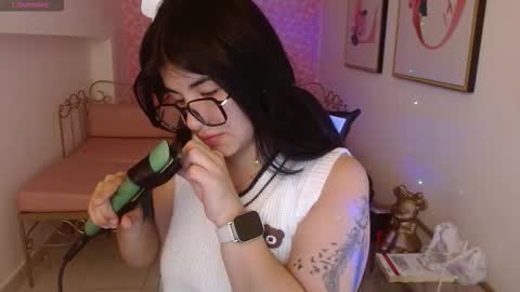 Nina online show from March 28, 1:43 pm