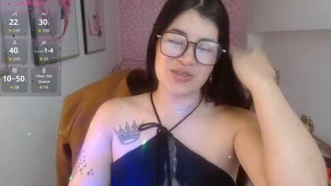 Nina online show from April 25, 1:41 pm