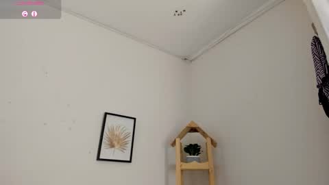 nina_keller_ online show from January 9, 10:11 pm