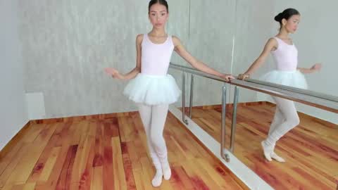 Snapshot of nina_ponse chatting on February 15, 8:43 pm Natalia FOLLOW ME ---- nathy po online show from February 15, 8:43 pm