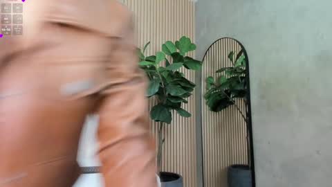 NINA online show from December 2, 1:35 pm