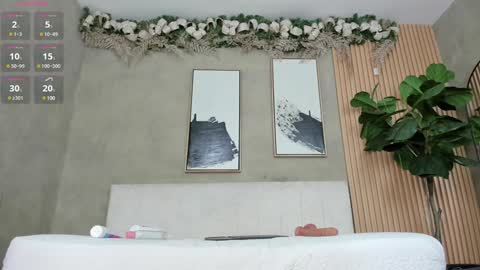 NINA online show from December 14, 3:15 pm