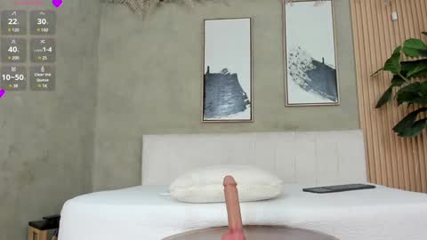 NINA online show from December 19, 3:08 pm