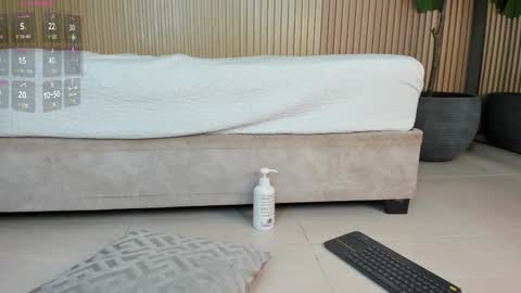 NINA online show from February 25, 3:05 pm