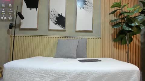 NINA online show from September 25, 12:09 pm