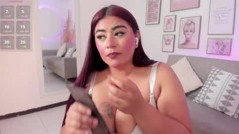 nina_voss online show from May 6, 9:20 pm