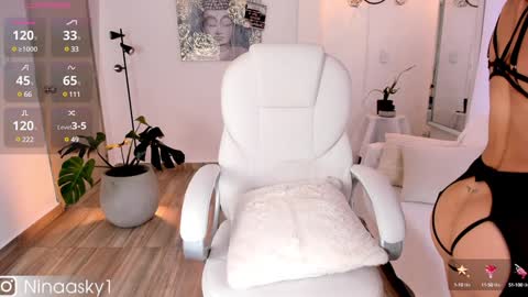    online show from December 12, 12:44 pm