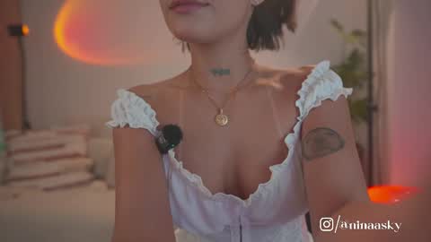Snapshot of ninaa_sky chatting on May 29, 11:47 pm online show from May 29, 11:47 pm