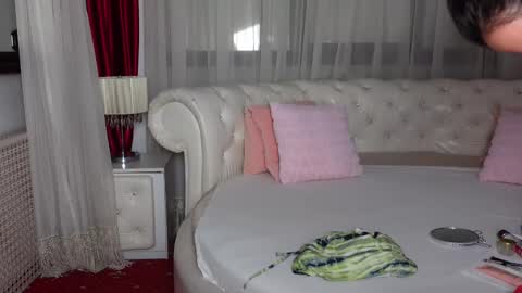 NinaCrystal online show from February 20, 5:55 am