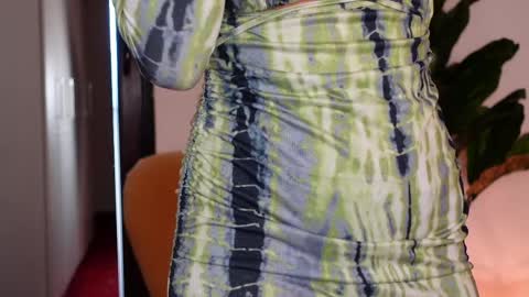 NinaCrystal online show from April 3, 8:45 am