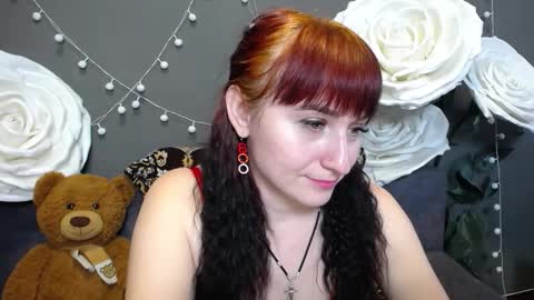 ninaflawlees online show from November 15, 1:07 pm