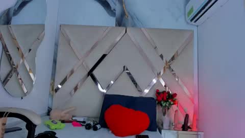 Snapshot of ninahtx chatting on October 20, 9:04 pm ninahtx online show from October 20, 9:04 pm