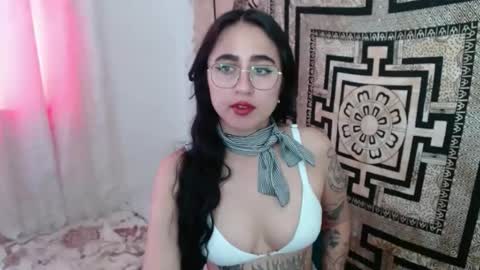 Snapshot of ninakravtz chatting on December 21, 2:04 pm N I N A online show from December 21, 2:04 pm