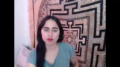 Snapshot of ninakravtz chatting on January 2, 2:24 pm N I N A online show from January 2, 2:24 pm