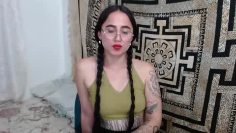 Snapshot of ninakravtz chatting on January 28, 12:47 am N I N A online show from January 28, 12:47 am